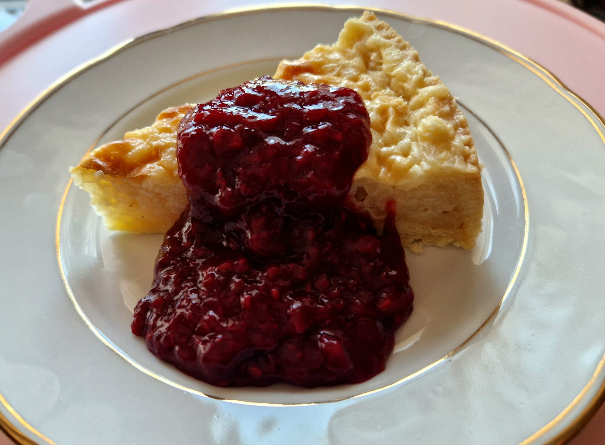 Milchreiskuchen mit Kompott